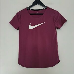 Nike Dri Fit Short Sleeve Athletic T-Shirt